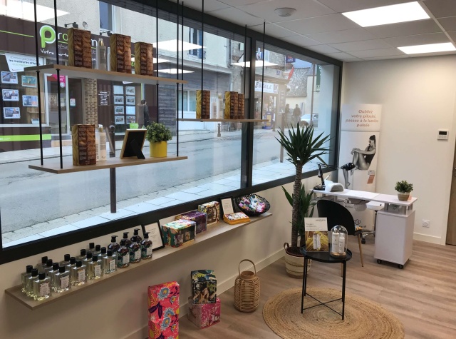 aménagement espace soin  vitrine