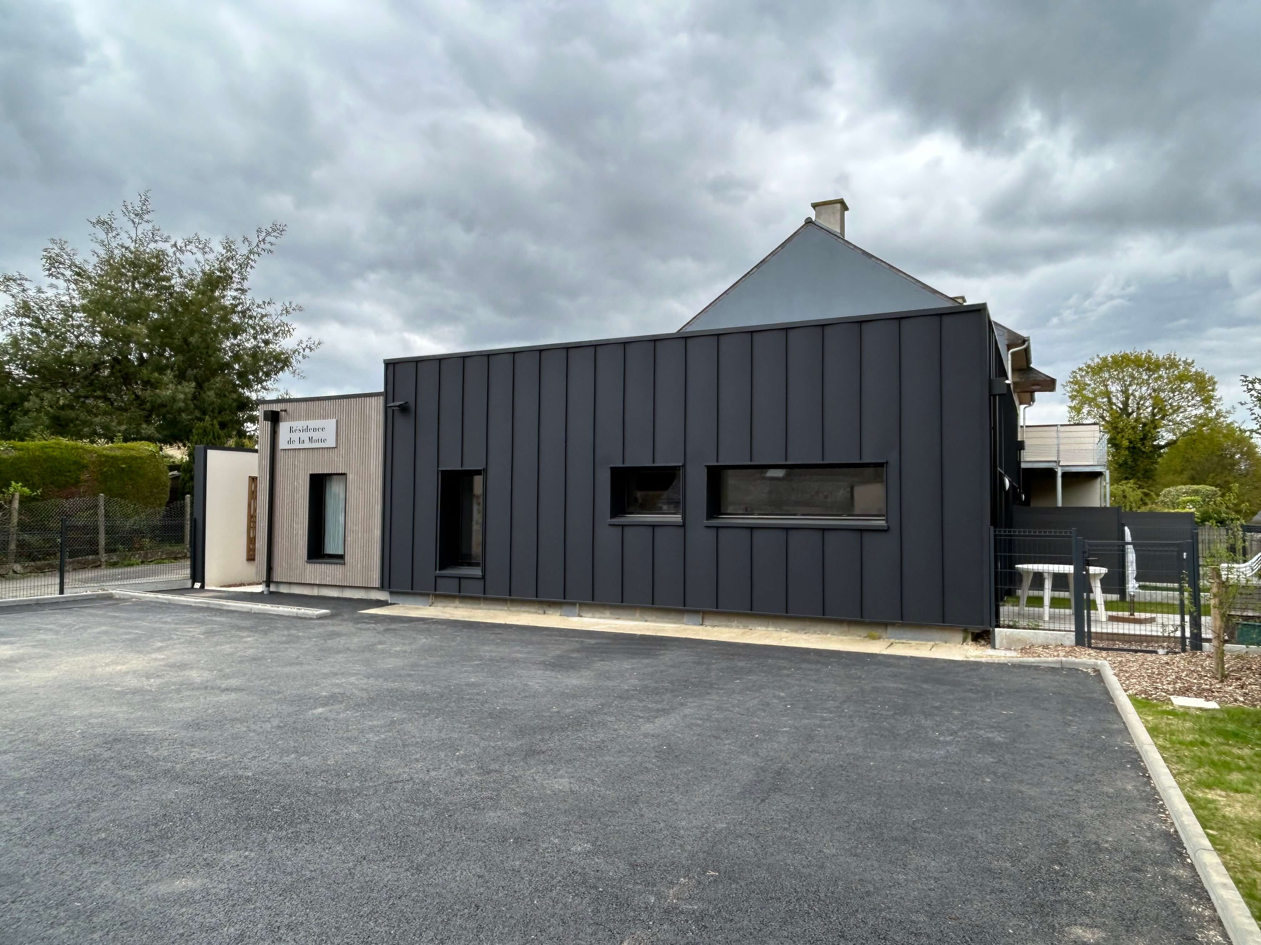 TRANSFORMATION D'UN LOCAL PROFESSIONNEL EN 3 APPARTEMENTS