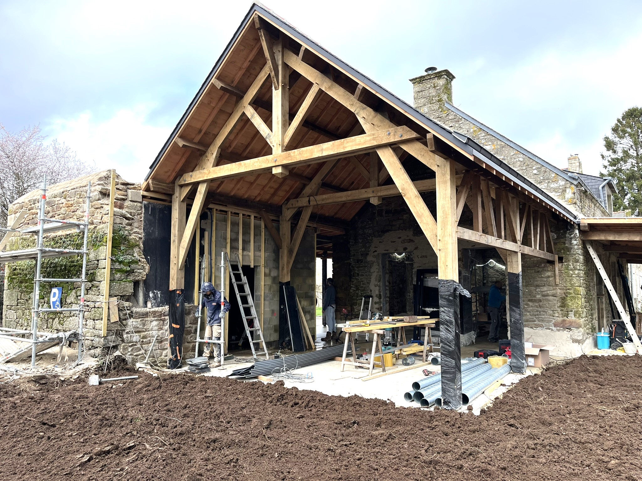 EXTENSION ET RENOVATION D'UNE LONGERE EXISTANTE